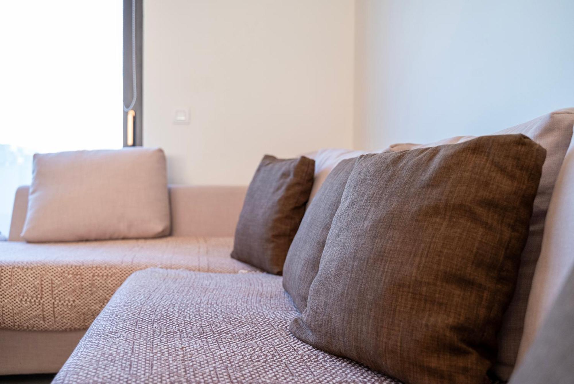 Olive Green Haven-3Br-Private Parking-Balcony Kos Town Ngoại thất bức ảnh